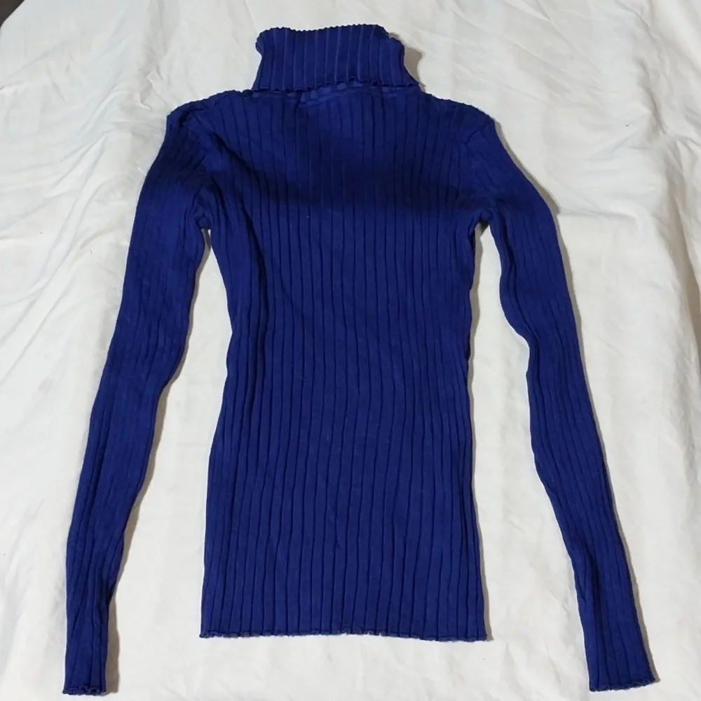 Audrey & Grace Sweater - Picture 2 of 2